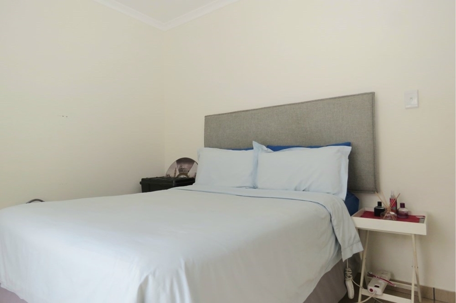 To Let 2 Bedroom Property for Rent in Parklands Western Cape